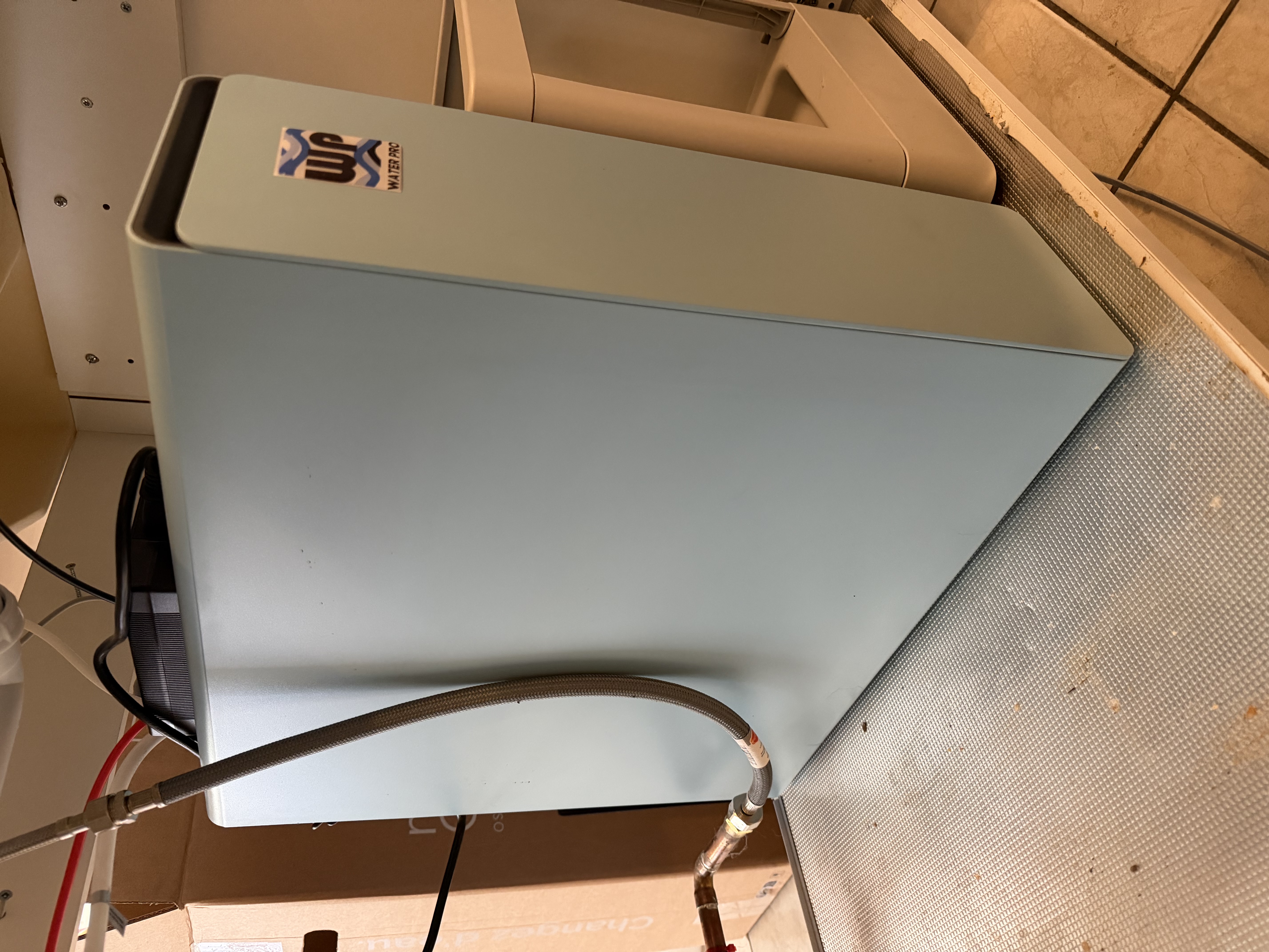 Adoucisseur raccordements visibles - Valenciennes